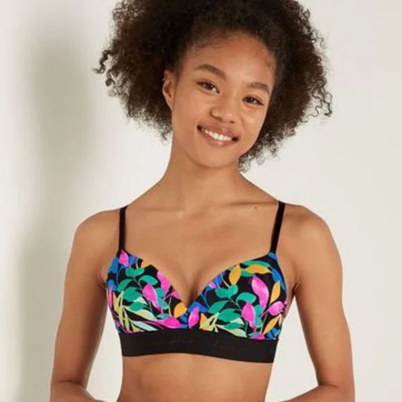 Victoria's secret- Everywhere Smooth Lightly Lined Non Wired T-Shirt Bra - Picture 4 of 4